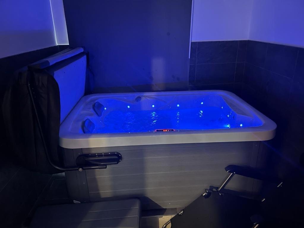 Luxury With Private Jacuzzi Hot Tub & Sauna * Londra